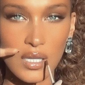 Meet your Posher, Alison